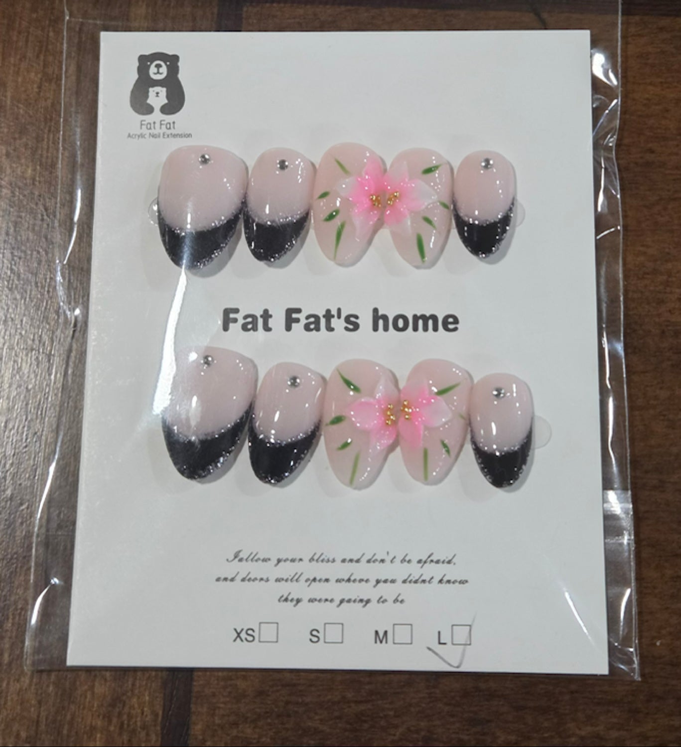 Noir Lily Press-On Nail Set